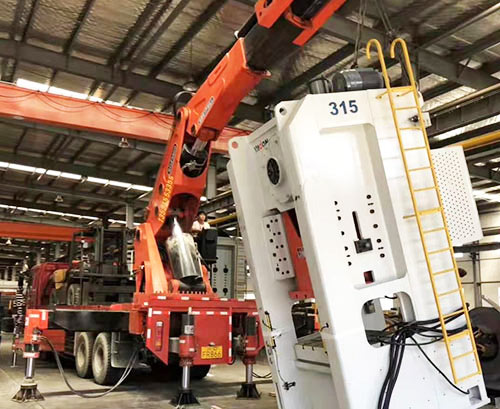 新余渝水附近随车吊出租，轻松解决运输难题