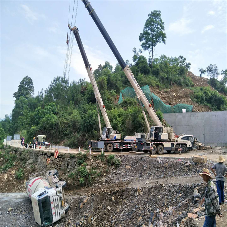 新余渝水汽车掉沟里叫吊车救援要多少钱